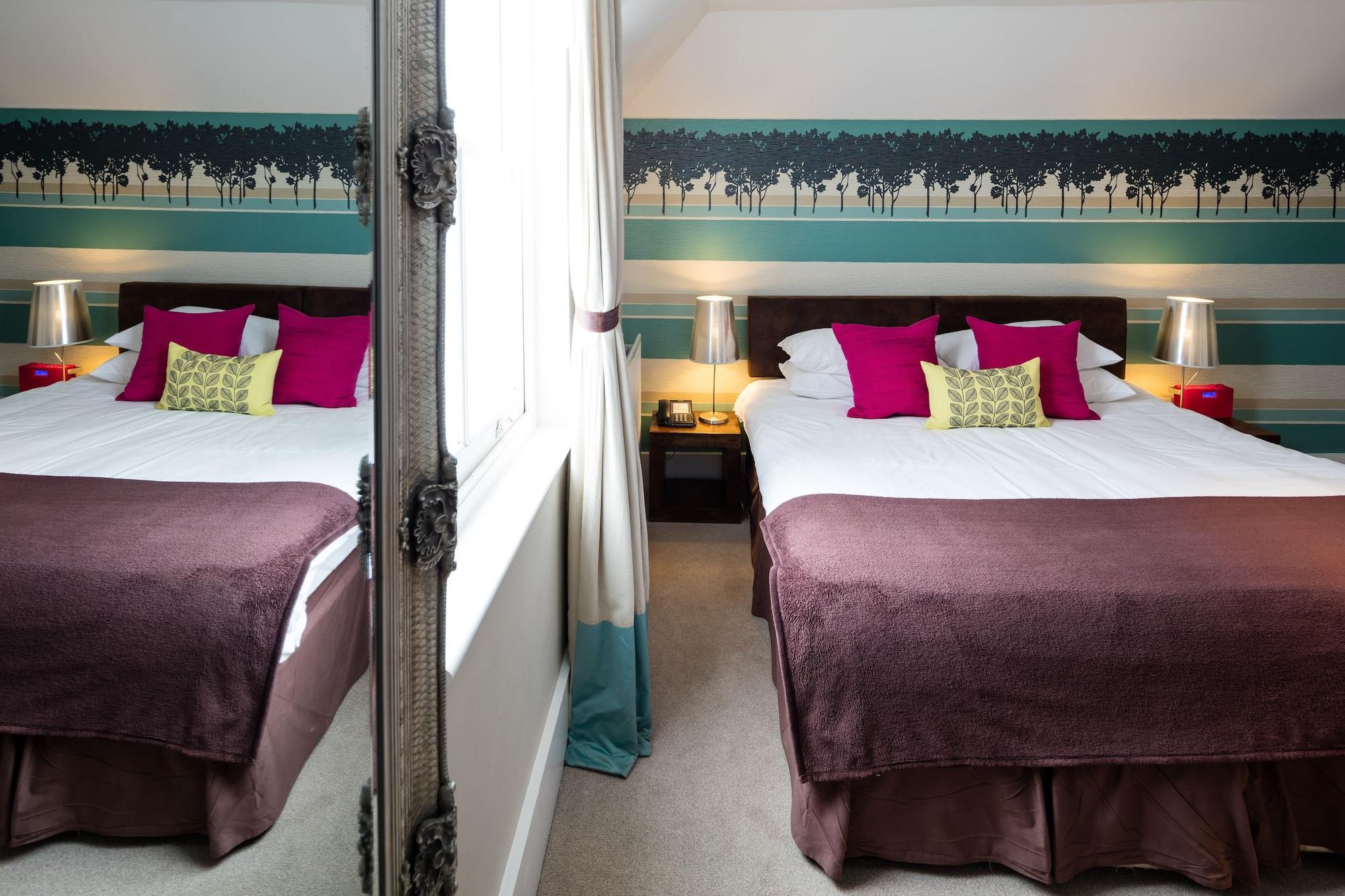 The Victoria Hotel London Exterior photo